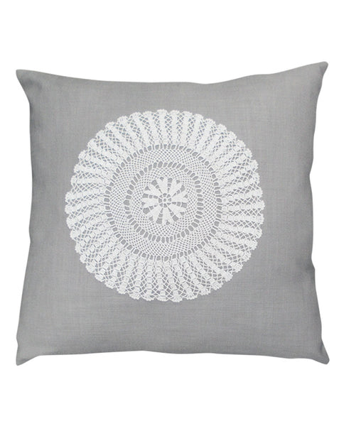 Linen cushion cover with crochet doily, made in Montreal - Shopping Blue